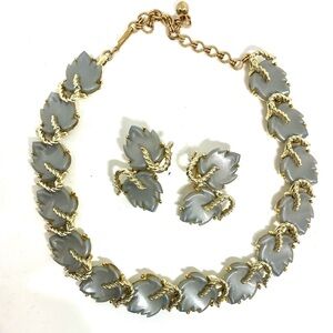 Vintage Marvella Thermoset Set